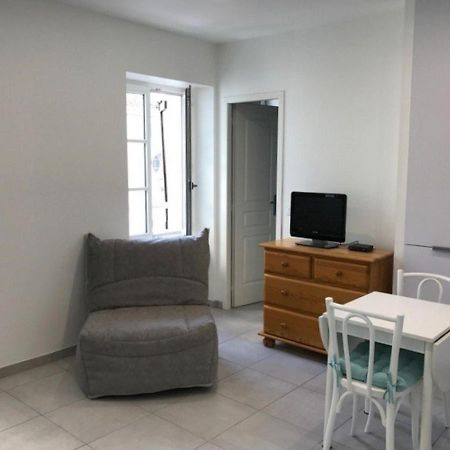 Studio Renove En Centre-Ville, Ideal Pour Des Vacances A Pied, Calme Et Confort, Classe 2 Etoiles. - Fr-1-4-512 Saint-Jean-de-Luz Luaran gambar