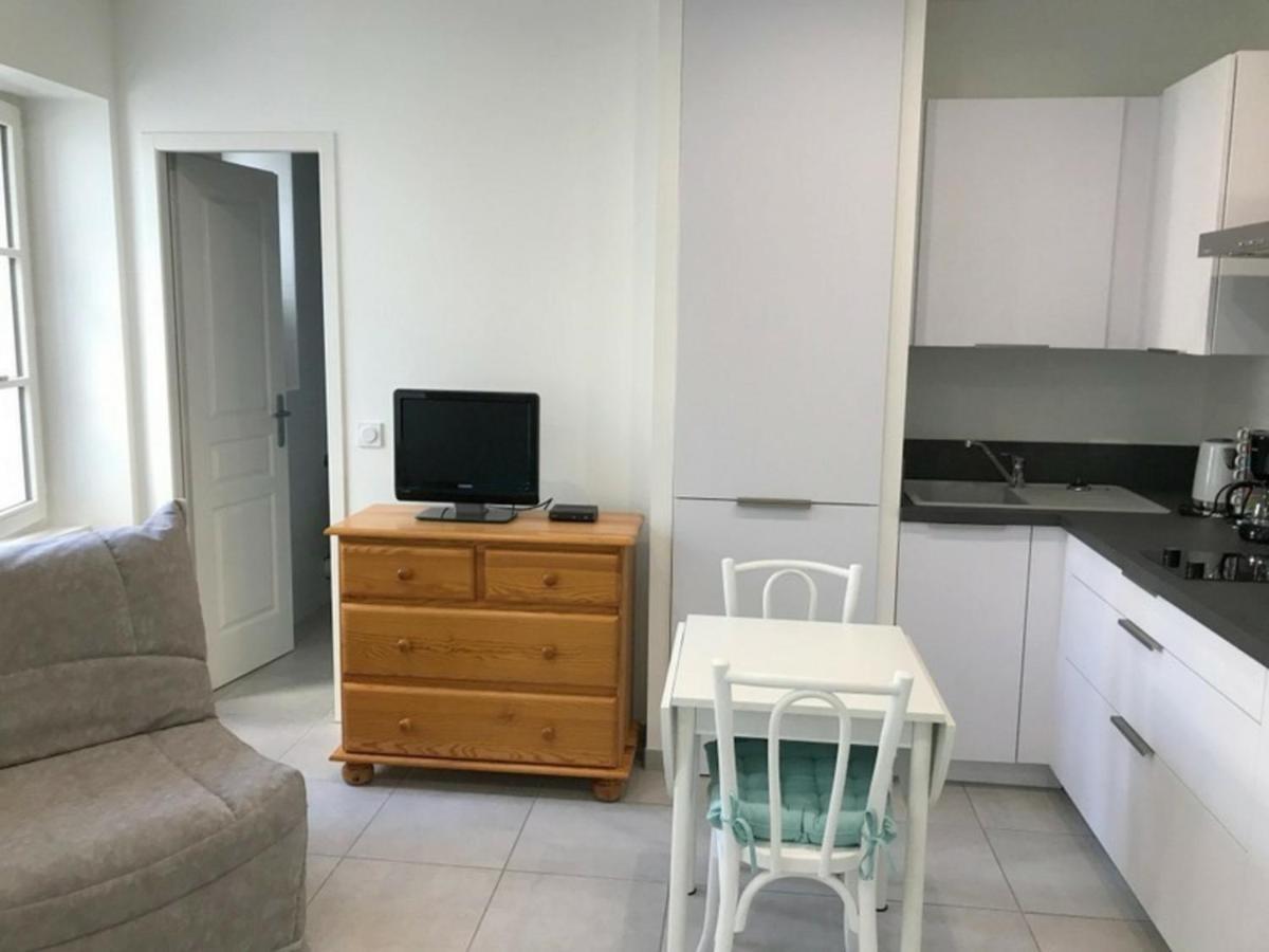 Studio Renove En Centre-Ville, Ideal Pour Des Vacances A Pied, Calme Et Confort, Classe 2 Etoiles. - Fr-1-4-512 Saint-Jean-de-Luz Luaran gambar